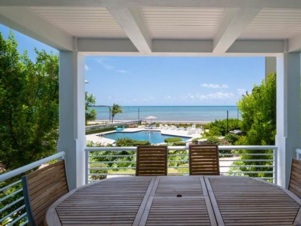 Four Bedroom Oceanfront Home in Islamorada Sleeps 8 Guests