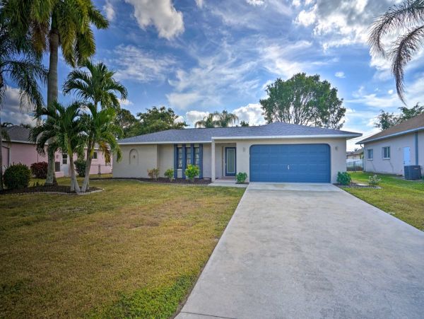 Charming Vacation Home in Cape Coral 8 Guests with Pool