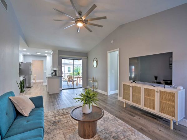 Charming Vacation Home in Cape Coral 8 Guests with Pool