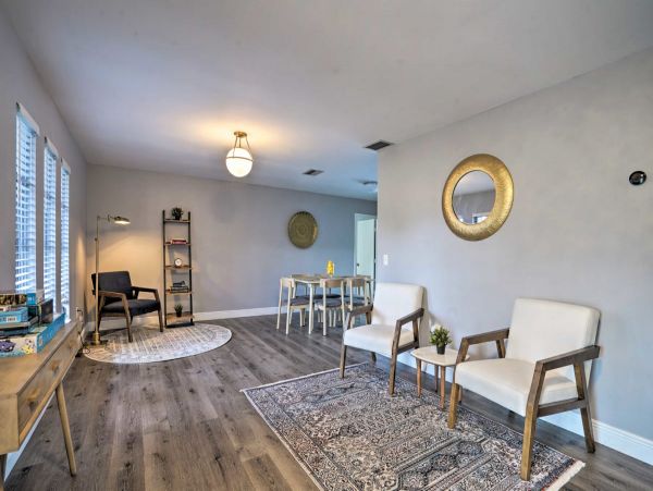 Charming Vacation Home in Cape Coral 8 Guests with Pool