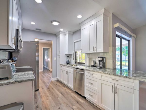Charming Vacation Home in Cape Coral 8 Guests with Pool