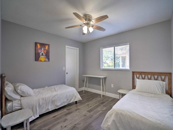Charming Vacation Home in Cape Coral 8 Guests with Pool