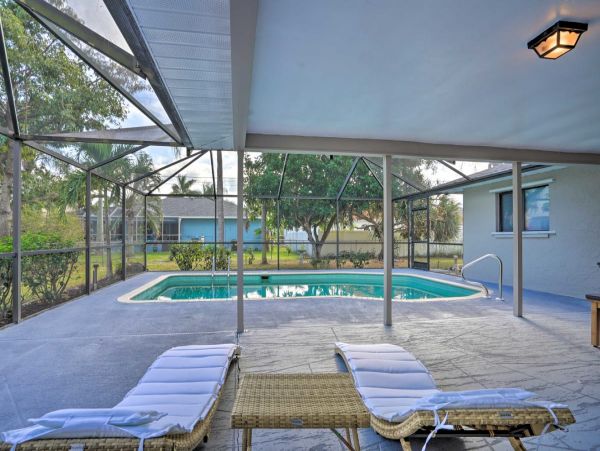 Charming Vacation Home in Cape Coral 8 Guests with Pool