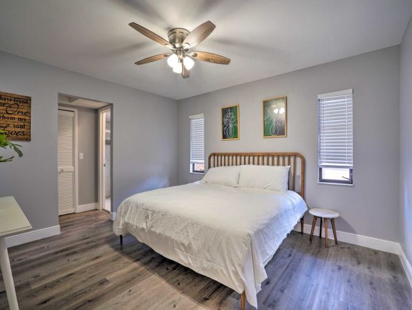 Charming Vacation Home in Cape Coral 8 Guests with Pool