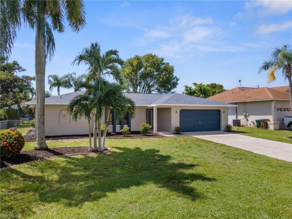 Charming Vacation Home in Cape Coral 8 Guests with Pool