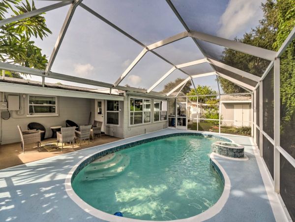 Venice Vacation Home with Pool & SPA - Close to Beach