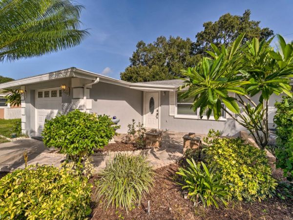 Venice Vacation Home with Pool & SPA - Close to Beach