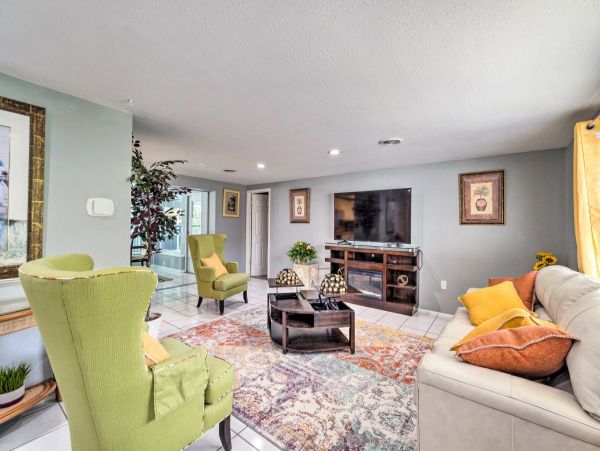 Venice Vacation Home with Pool & SPA - Close to Beach