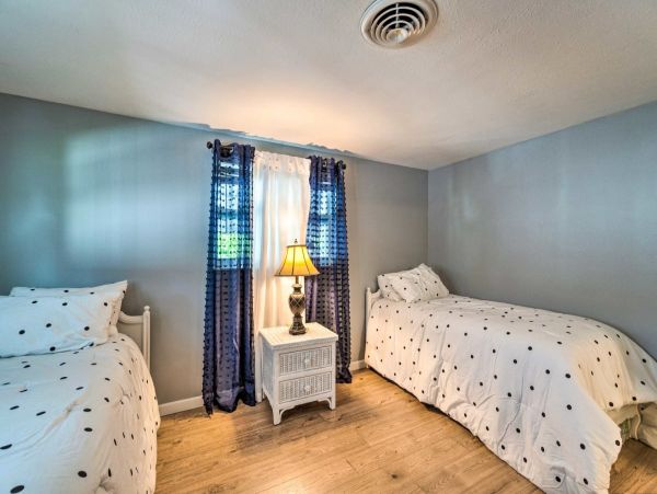 Venice Vacation Home with Pool & SPA - Close to Beach