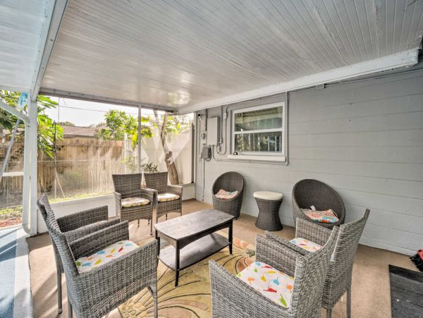 Venice Vacation Home with Pool & SPA - Close to Beach