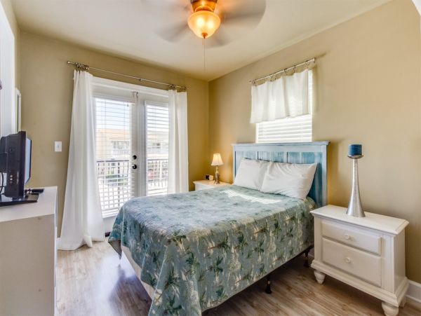 Beautiful Panama City Vacation Home just Steps from Beach