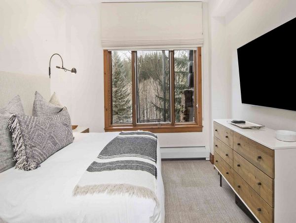 Bachelor Gulch Three Bedroom Penthouse Ski in/Ski out