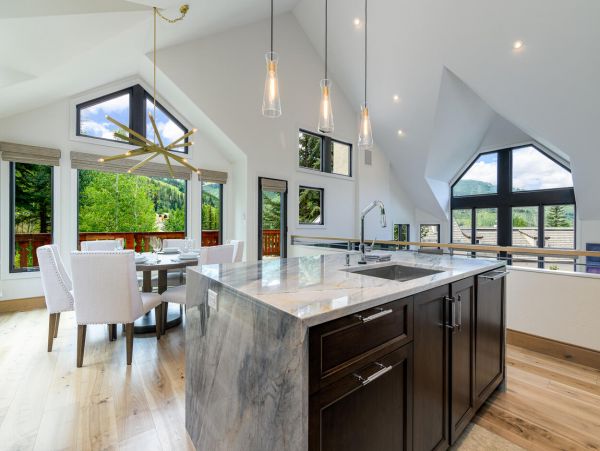 3 plus Den Townhome ski in ski out near Village