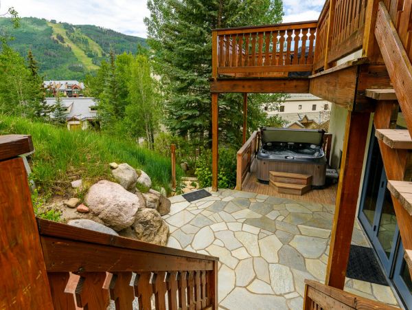 3 plus Den Townhome ski in ski out near Village
