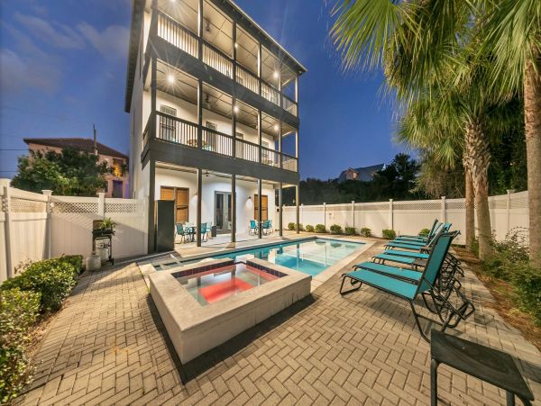 Miramar Beach Vacation Rentals - Emerald Coast Luxury Homes with Pool & Game Room