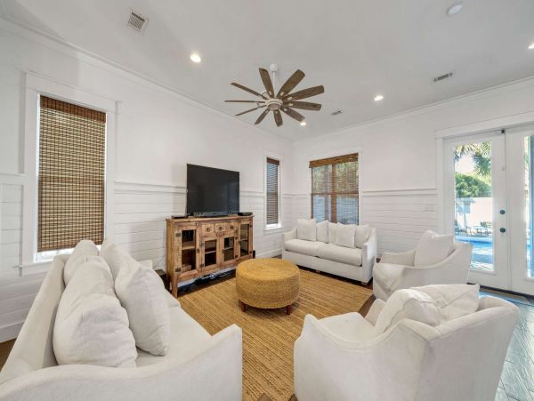 Miramar Beach Vacation Rentals - Emerald Coast Luxury Homes with Pool & Game Room