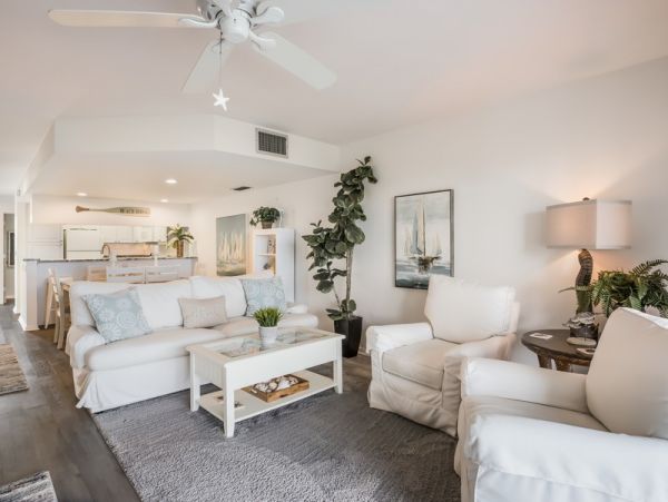 Beachfront Two Bedroom Townhome in Boca Grande Sleeps Six