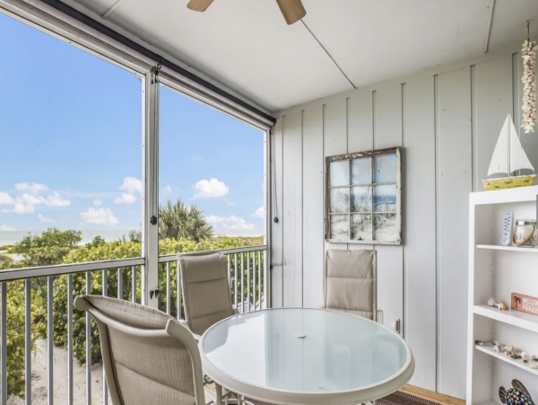 Beachfront Two Bedroom Townhome in Boca Grande Sleeps Six