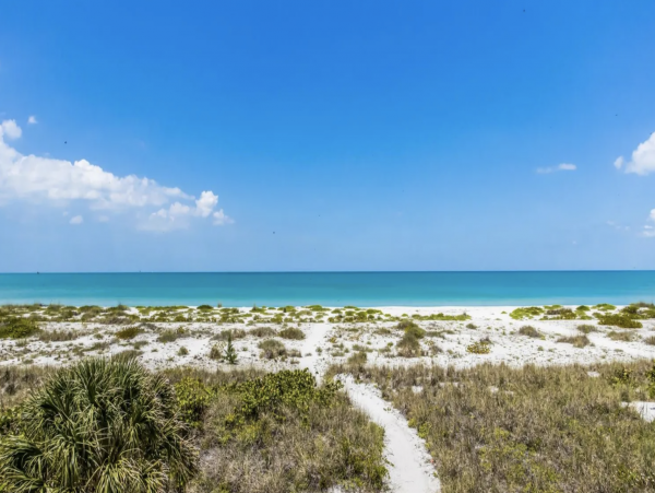 Beachfront Two Bedroom Townhome in Boca Grande Sleeps Six