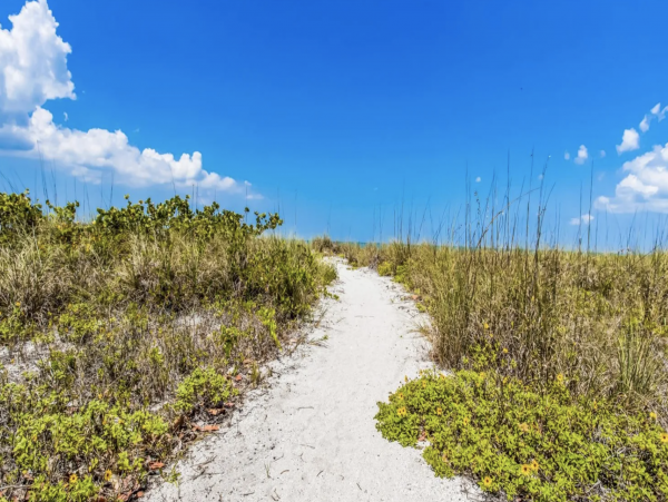 Beachfront Two Bedroom Townhome in Boca Grande Sleeps Six