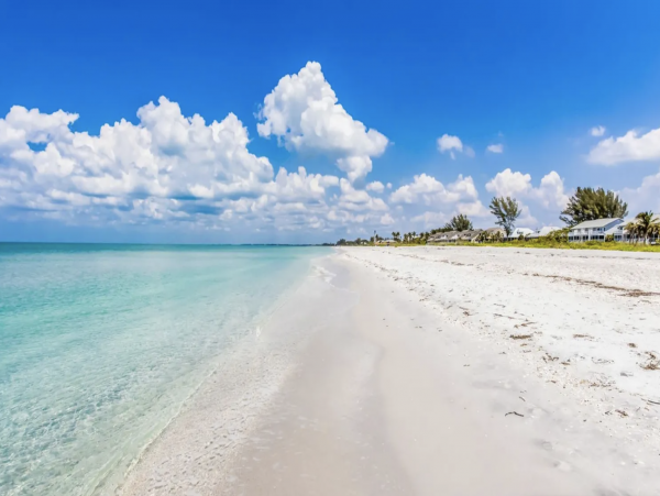 Beachfront Two Bedroom Townhome in Boca Grande Sleeps Six