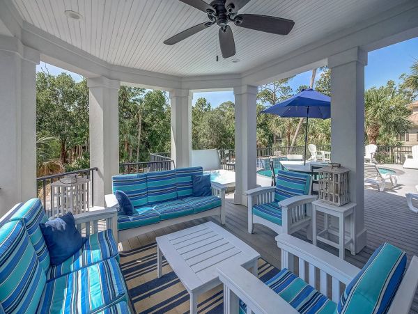 Six Bedroom Walk to Beach Vacation Home in Hilton Head