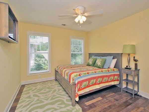Six Bedroom Walk to Beach Vacation Home in Hilton Head