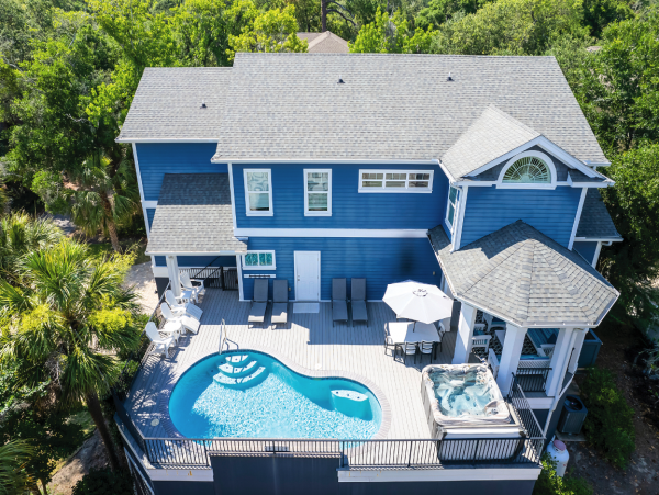 Six Bedroom Walk to Beach Vacation Home in Hilton Head
