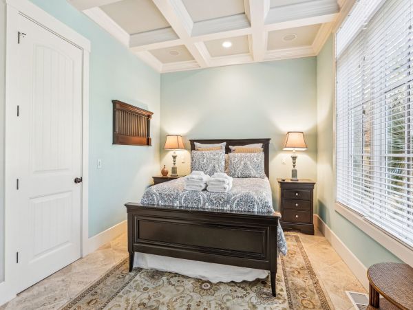 Hilton Head Luxury Vacation Home  Singleton Beach 7-Bedroom Villa with Private Pool