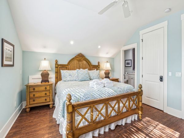 Hilton Head Luxury Vacation Home  Singleton Beach 7-Bedroom Villa with Private Pool