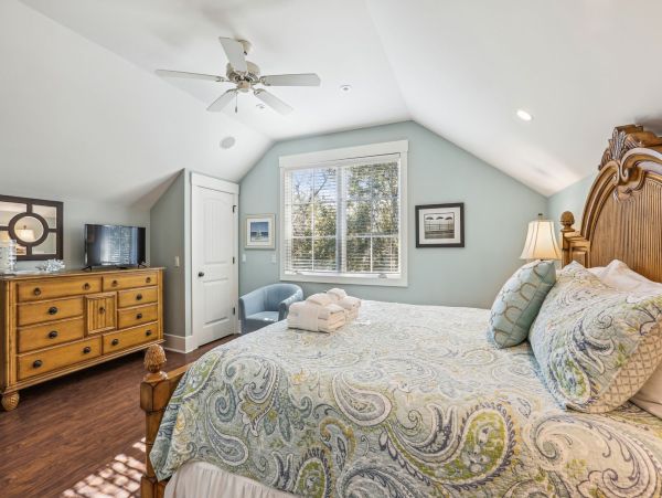 Hilton Head Luxury Vacation Home  Singleton Beach 7-Bedroom Villa with Private Pool