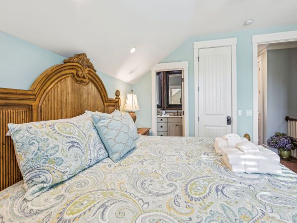 Hilton Head Luxury Vacation Home  Singleton Beach 7-Bedroom Villa with Private Pool
