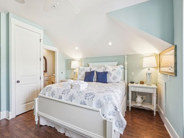 Hilton Head Luxury Vacation Home  Singleton Beach 7-Bedroom Villa with Private Pool