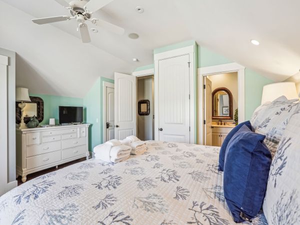 Hilton Head Luxury Vacation Home  Singleton Beach 7-Bedroom Villa with Private Pool