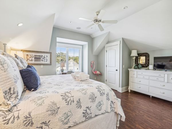 Hilton Head Luxury Vacation Home  Singleton Beach 7-Bedroom Villa with Private Pool