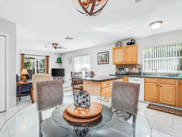 Naples Home Close to Beach Private Pool/Spa & Fast WIFI