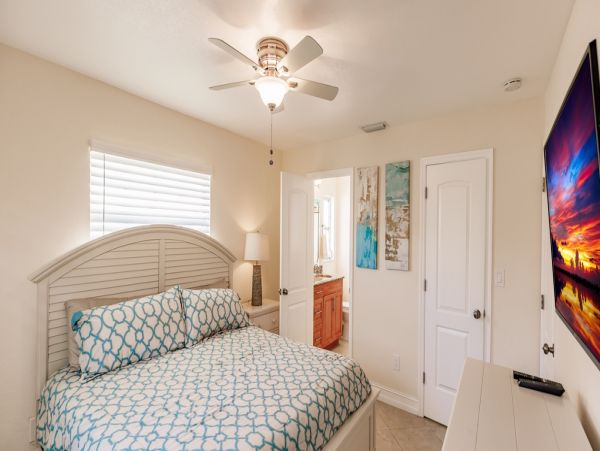 Naples Three Bedroom Vacation Home Private Pools Sleeps Six