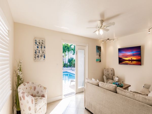 Naples Three Bedroom Vacation Home Private Pools Sleeps Six