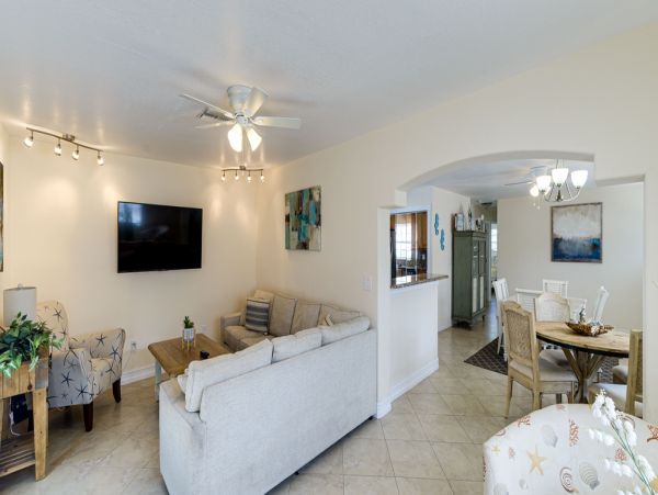 Naples Three Bedroom Vacation Home Private Pools Sleeps Six