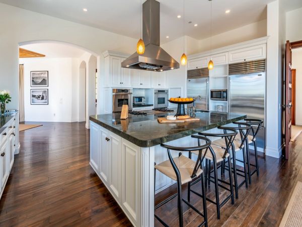 Montecito Luxury Villa With Five Bedrooms Private Pool & Spa