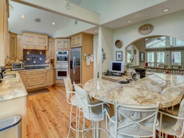 Hilton Head 7 Bedroom Home Pool & Spa  Walk To Beach