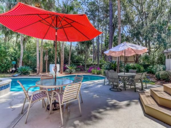 Hilton Head 7 Bedroom Home Pool & Spa  Walk To Beach