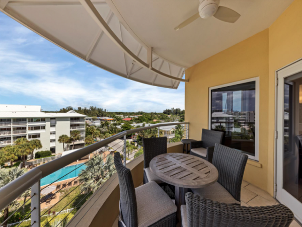 Beach Front 3 Bedroom Vacation Condo On Siesta Key Beach