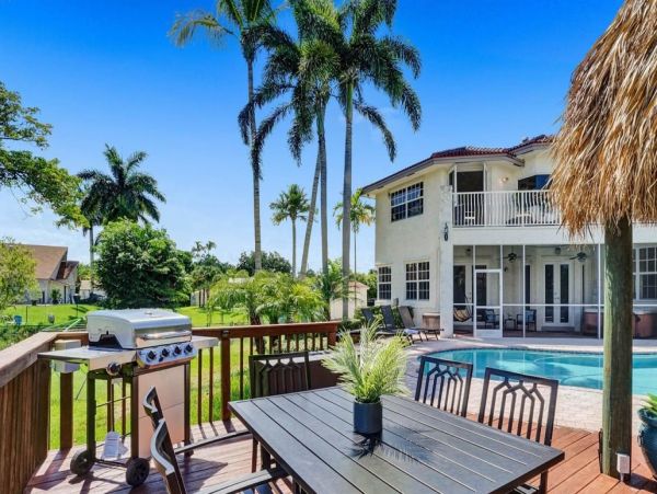 Luxury Seven Bedroom Vacation Home in Fort Lauderdale