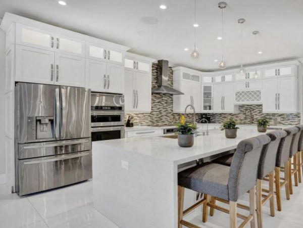 Luxury Vacation Pool Home in Fort Lauderdale Sleeps 24