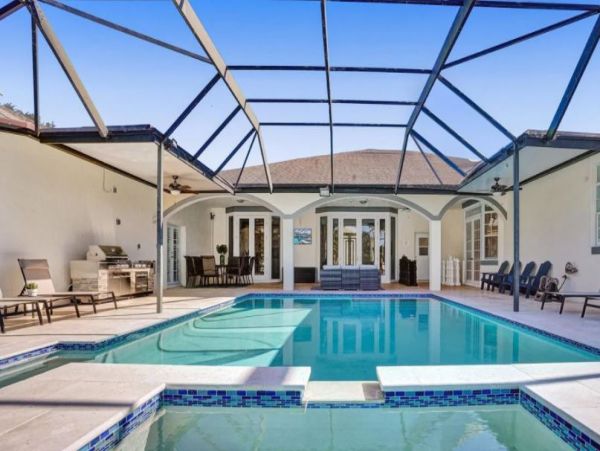 Luxury Vacation Pool Home in Fort Lauderdale Sleeps 24
