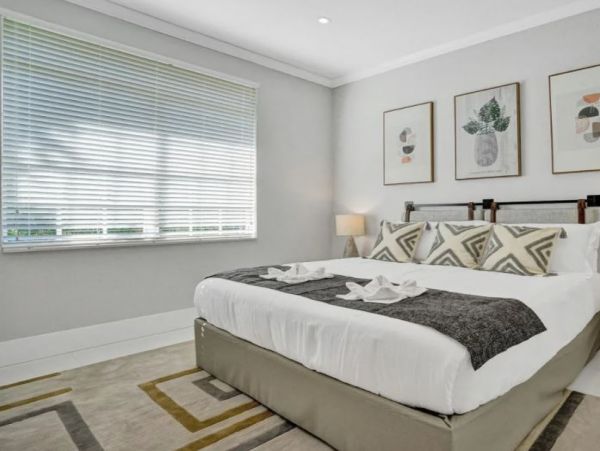 Luxury Vacation Pool Home in Fort Lauderdale Sleeps 24