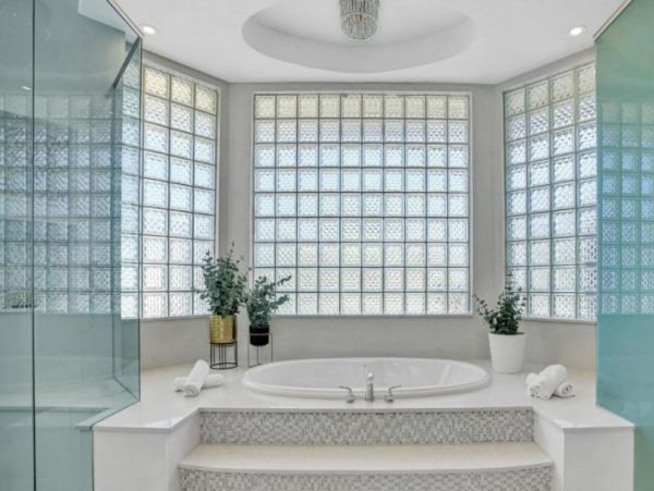 Luxury Vacation Pool Home in Fort Lauderdale Sleeps 24