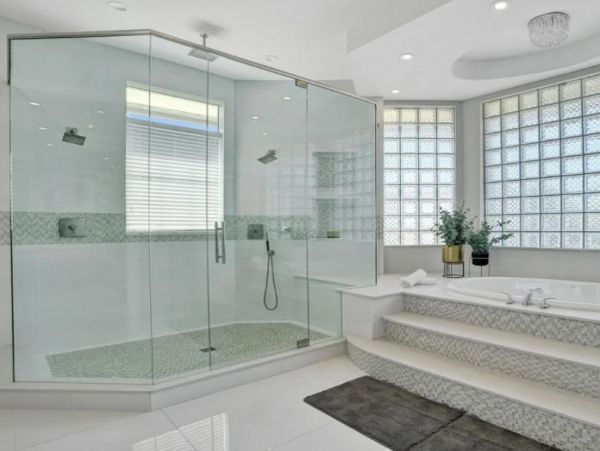 Luxury Vacation Pool Home in Fort Lauderdale Sleeps 24