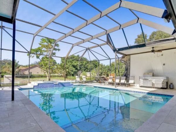 Luxury Vacation Pool Home in Fort Lauderdale Sleeps 24